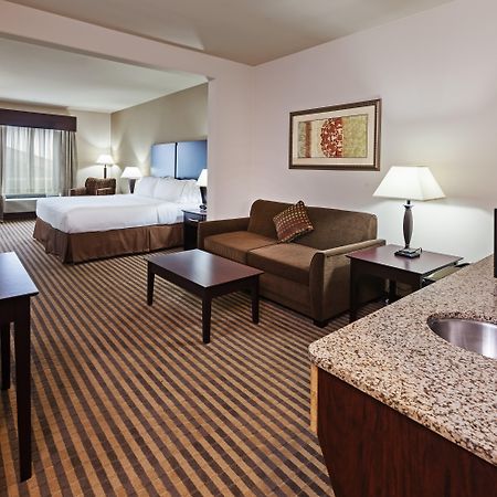 Holiday Inn Express & Suites Brady By Ihg Extérieur photo