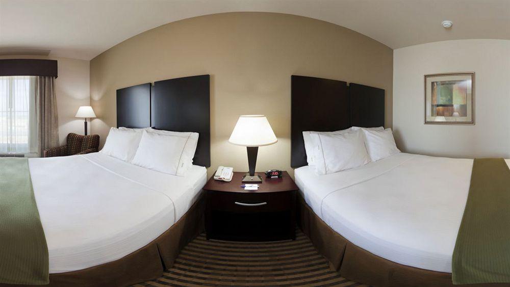 Holiday Inn Express & Suites Brady By Ihg Extérieur photo
