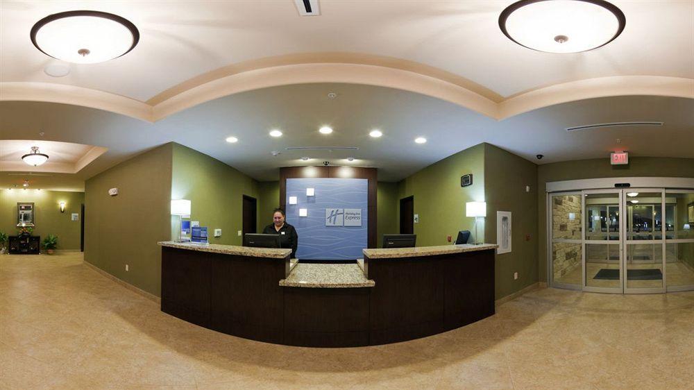 Holiday Inn Express & Suites Brady By Ihg Extérieur photo