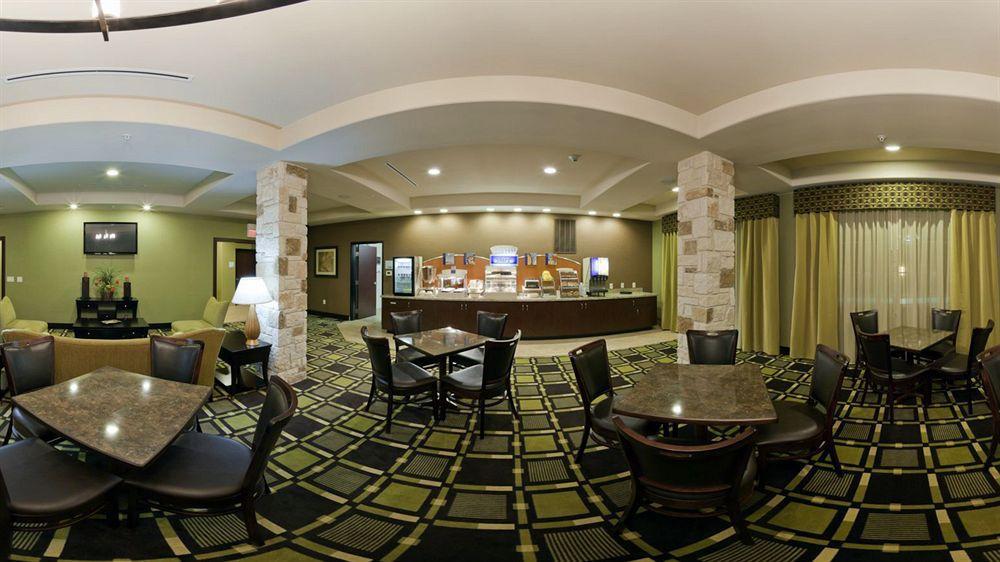 Holiday Inn Express & Suites Brady By Ihg Extérieur photo