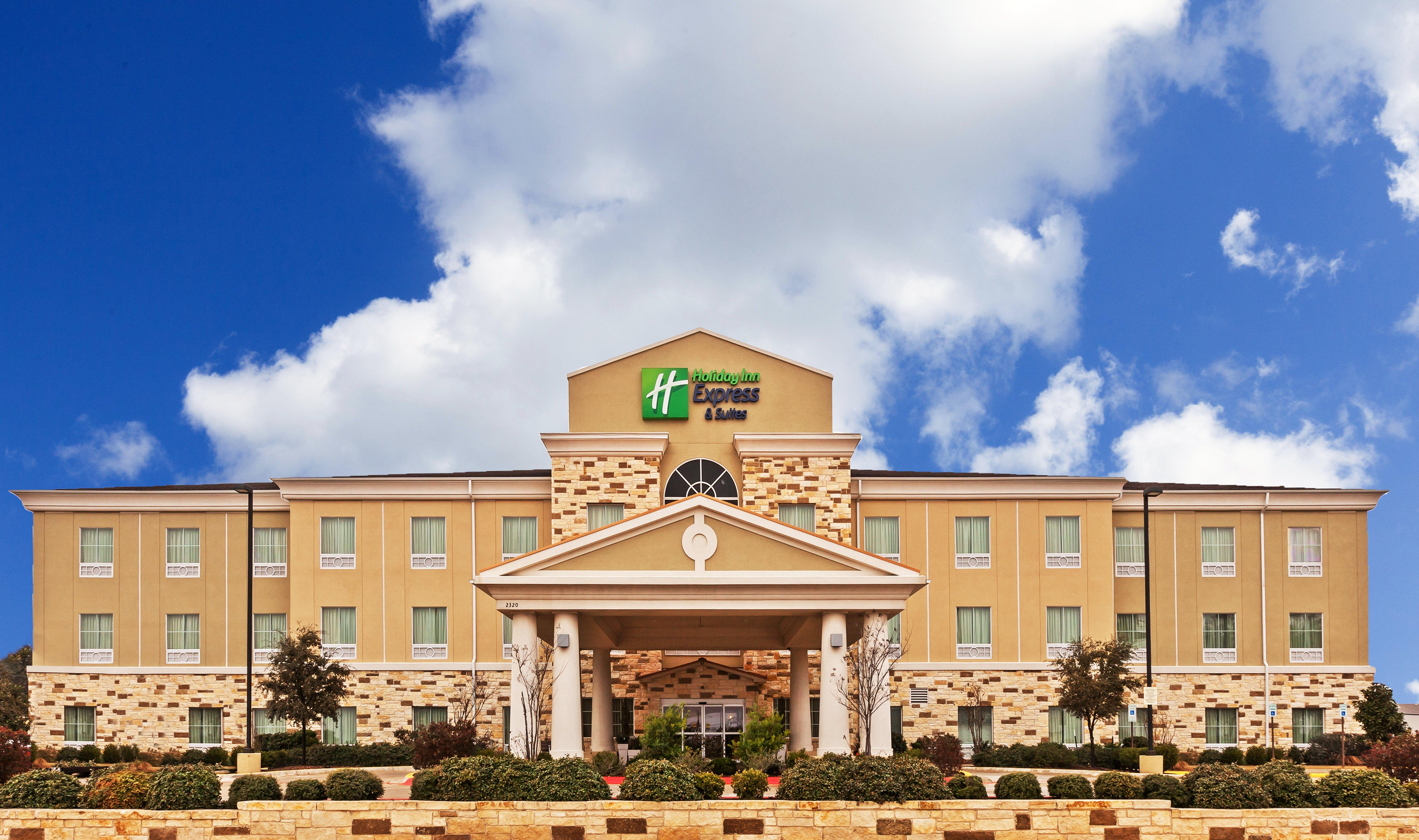 Holiday Inn Express & Suites Brady By Ihg Extérieur photo