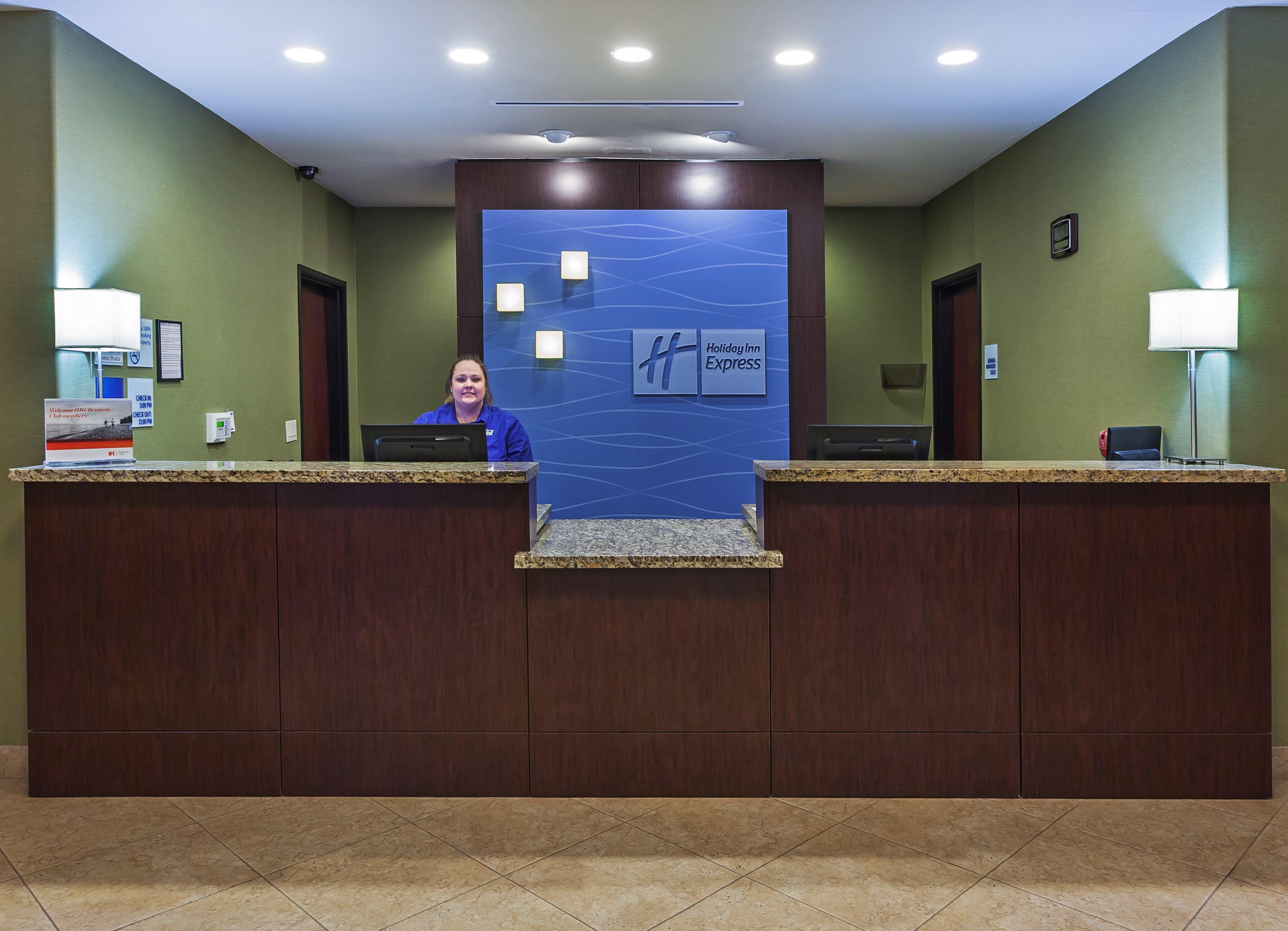 Holiday Inn Express & Suites Brady By Ihg Extérieur photo