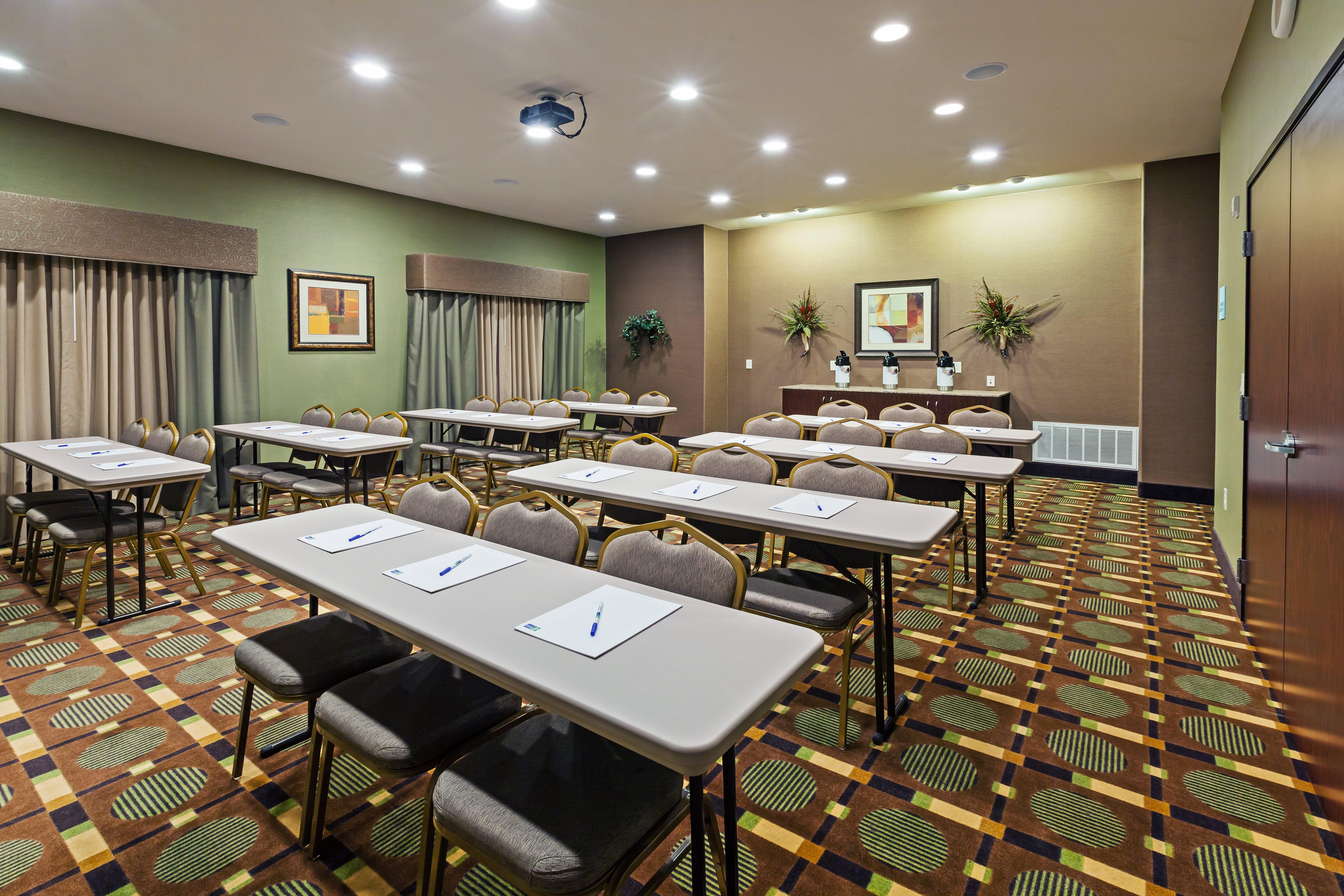 Holiday Inn Express & Suites Brady By Ihg Extérieur photo