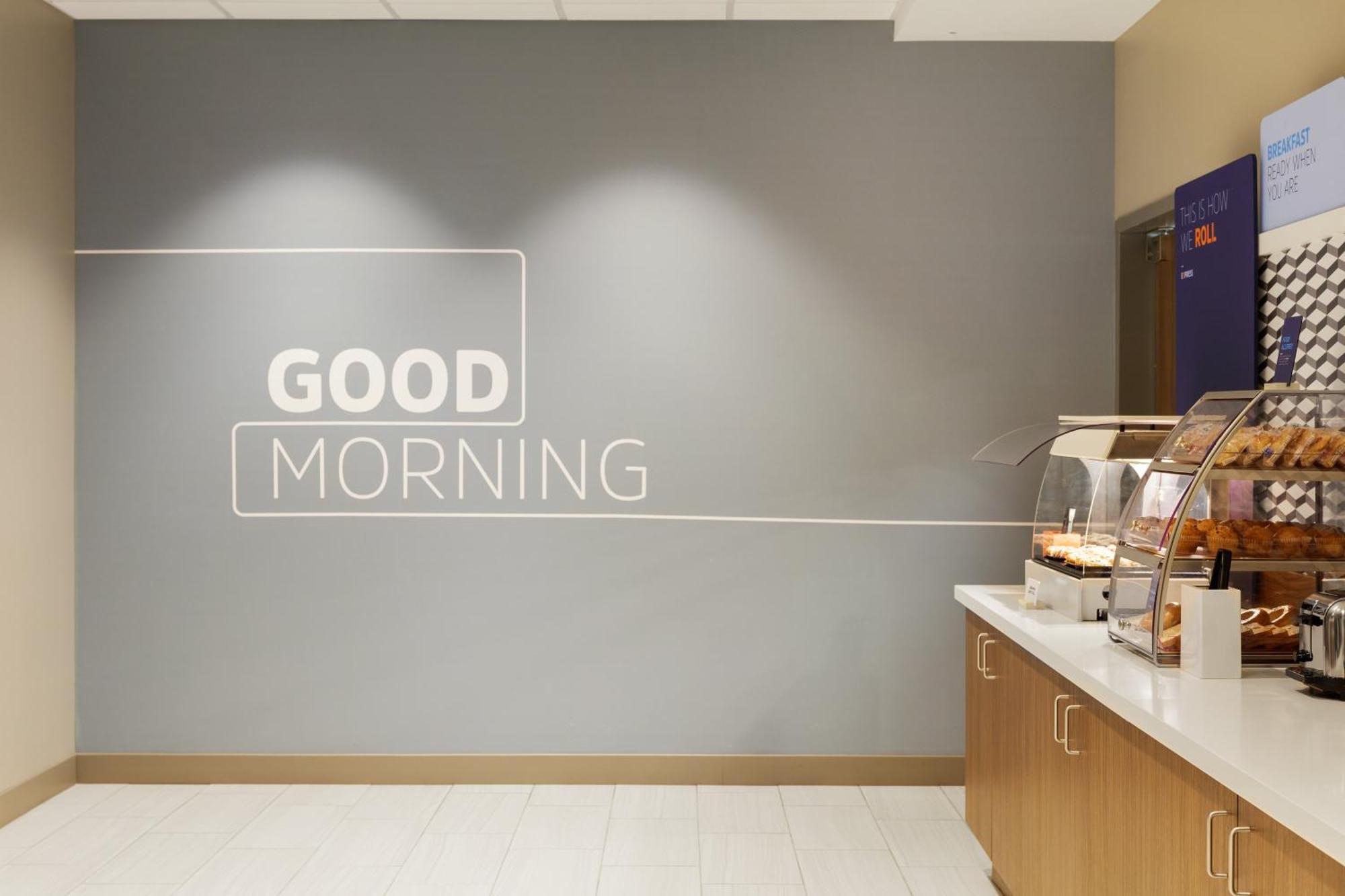 Holiday Inn Express & Suites Brady By Ihg Extérieur photo
