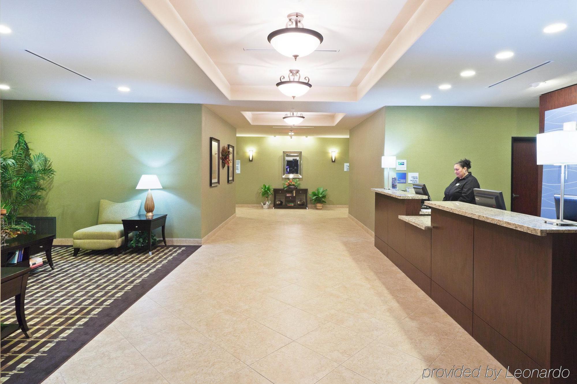 Holiday Inn Express & Suites Brady By Ihg Extérieur photo