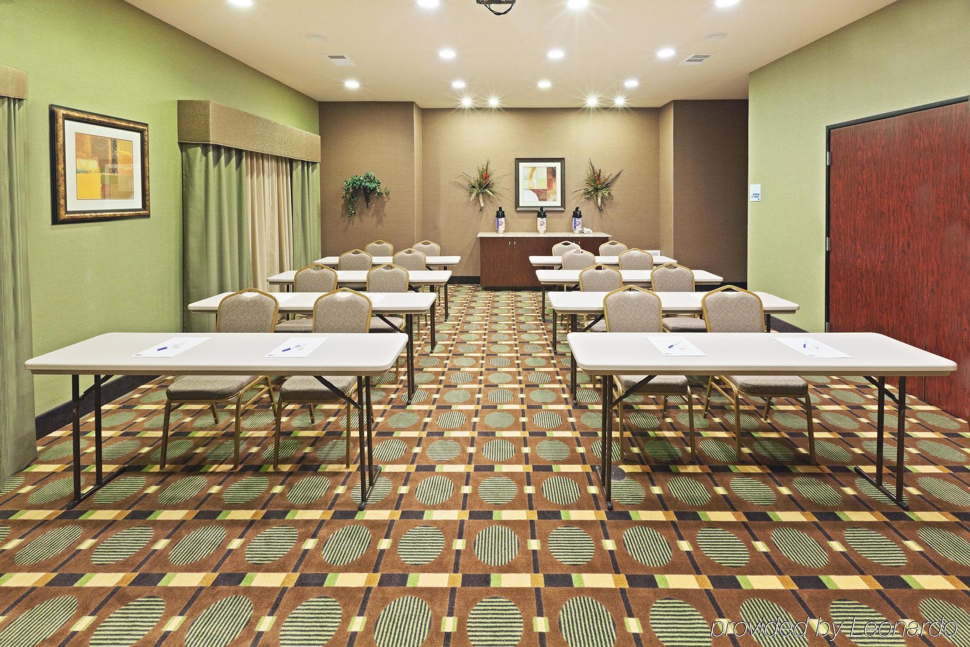 Holiday Inn Express & Suites Brady By Ihg Facilités photo