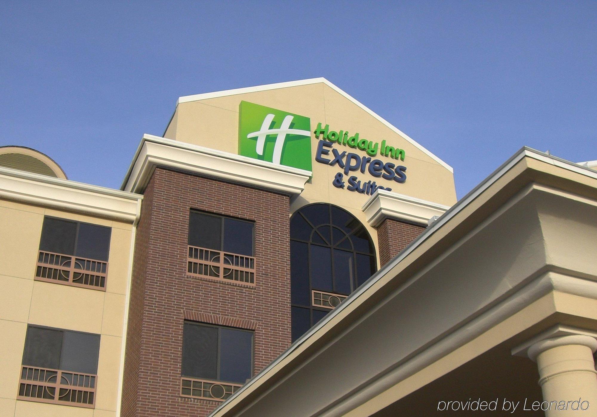 Holiday Inn Express & Suites Brady By Ihg Extérieur photo