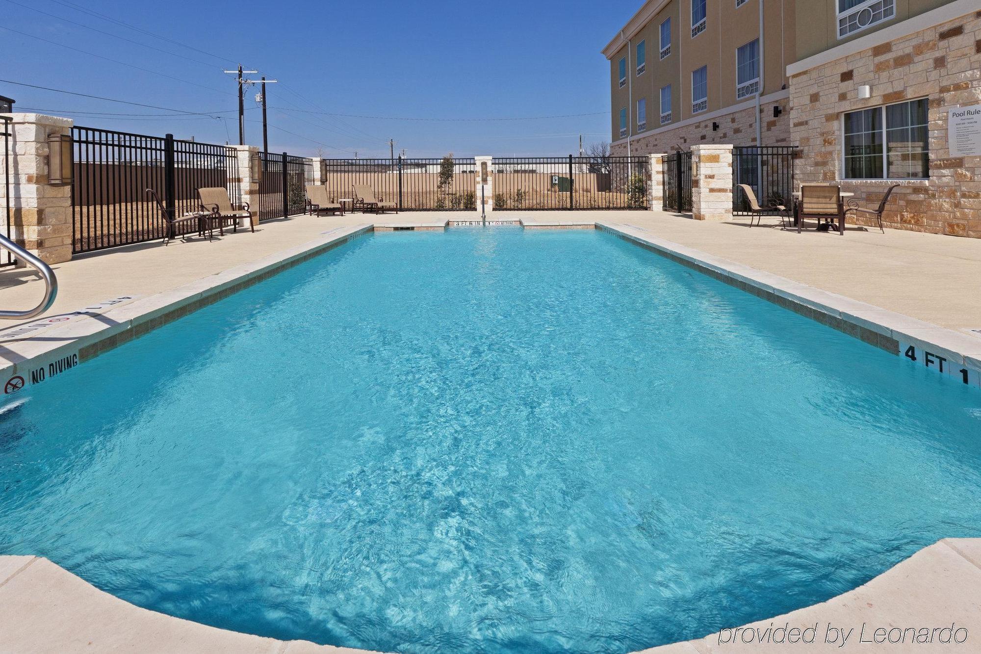 Holiday Inn Express & Suites Brady By Ihg Facilités photo