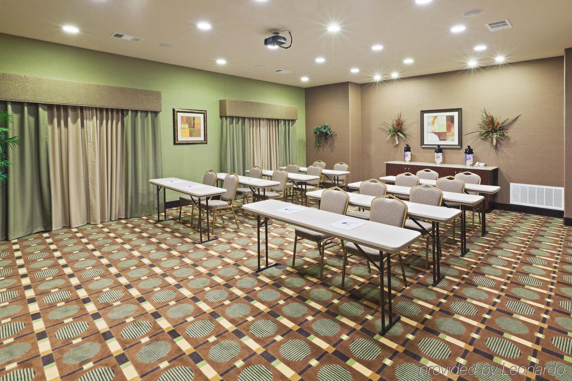 Holiday Inn Express & Suites Brady By Ihg Facilités photo
