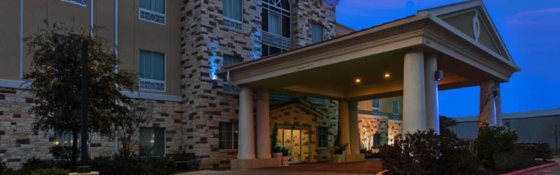 Holiday Inn Express & Suites Brady By Ihg Extérieur photo