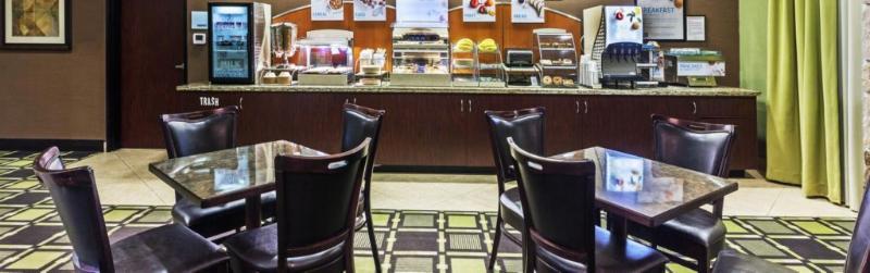 Holiday Inn Express & Suites Brady By Ihg Extérieur photo
