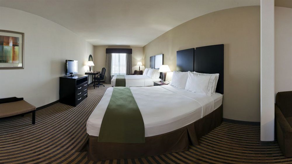 Holiday Inn Express & Suites Brady By Ihg Extérieur photo